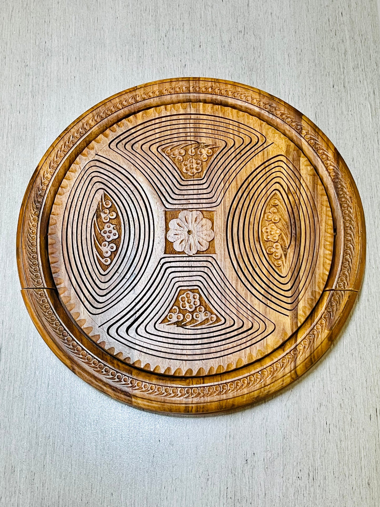 Handmade, collapsible 4 compartment basket