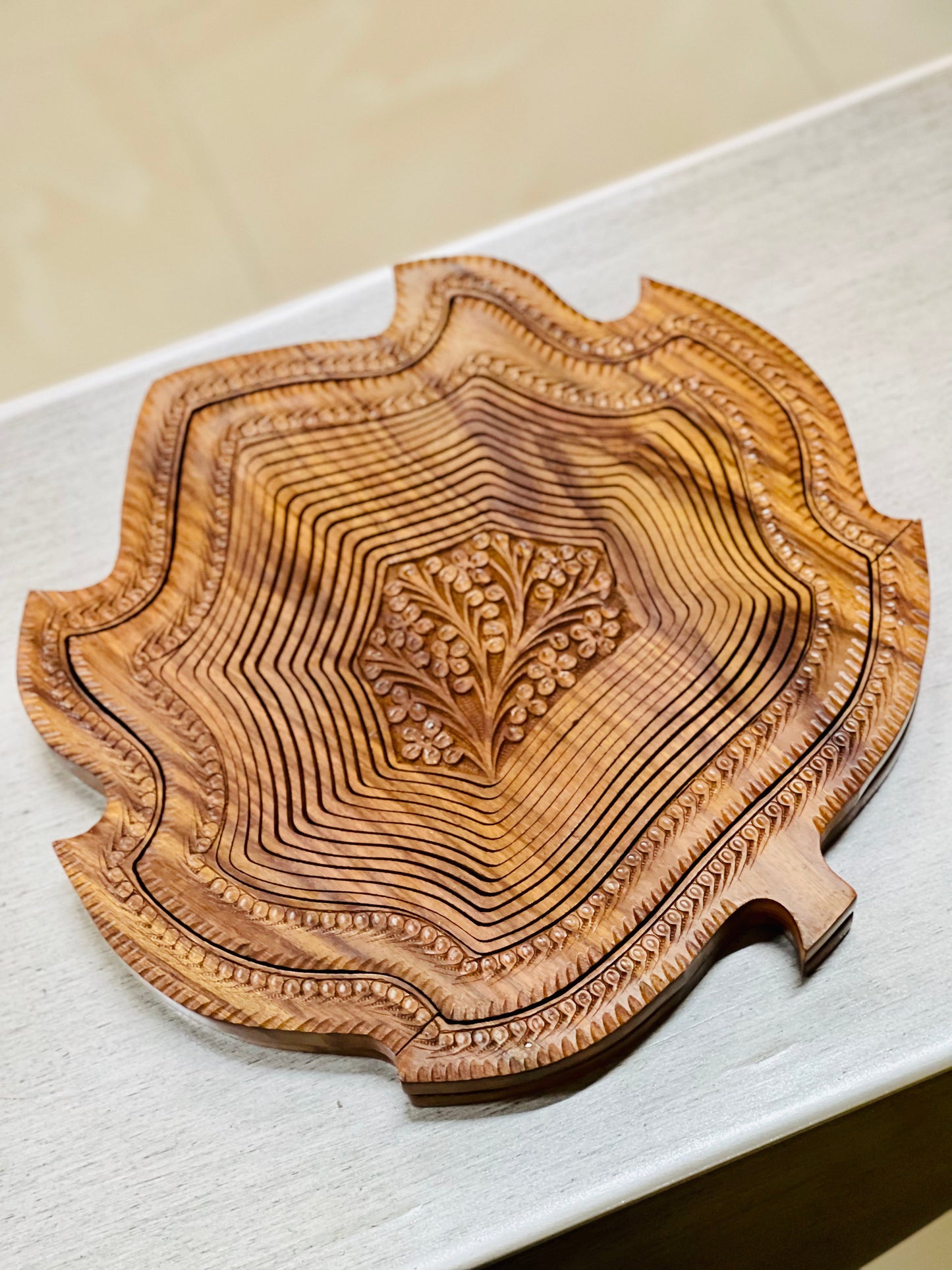 Handcrafted 16” collapsible leaf basket